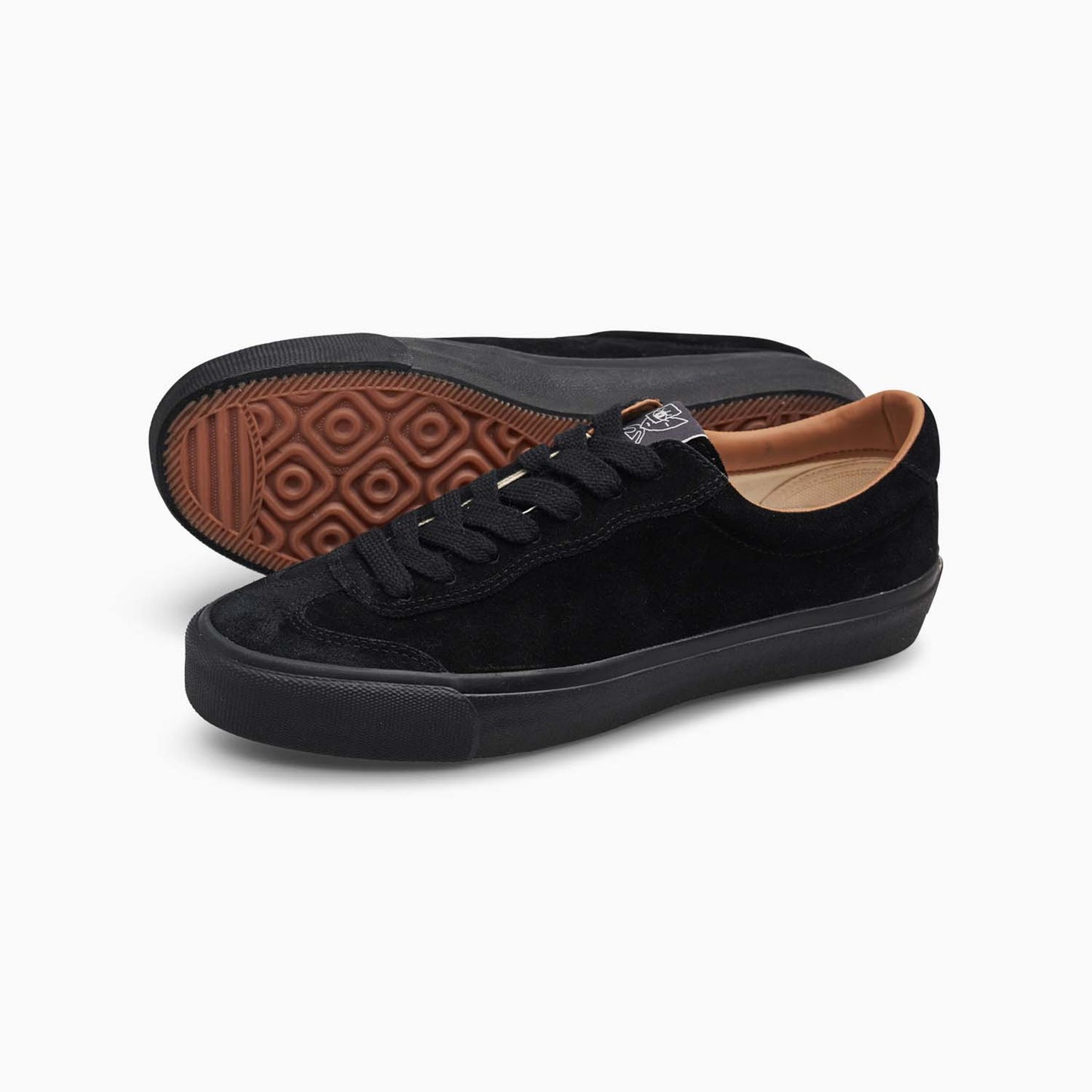 VM004 Millic, Black/Black