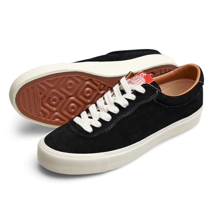 VM001, Black/White